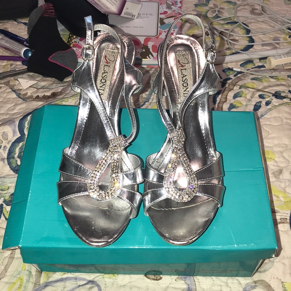 Sliver Heels - Picture 3 of 3